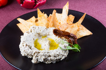 Mushroom and nut cream spread