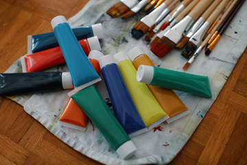 Les Peintures et Les Pinceaux