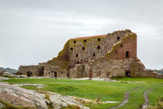 Rovine del castello vichingo sull'isola di Bornholm, Danimarca.
