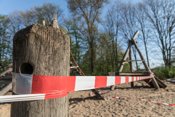 Abgesperrter öffentlicher Kinderspielplatz