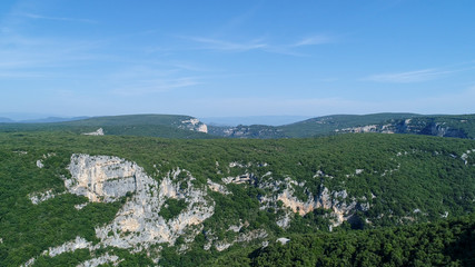 Fototapeta na wymiar Les gorges de l'Ardèche en France vue du ciel