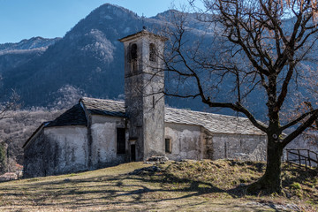Fototapeta na wymiar Old medieval church in Castelveccana