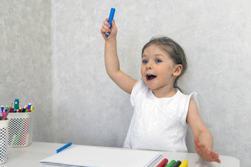 A three-year-old girl had a great idea what to draw