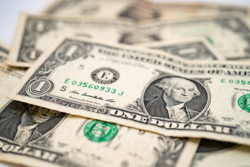 Porozrzucane banknoty jedno dolarowe - obrazy, fototapety, plakaty