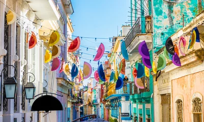 Zelfklevend Fotobehang Kleurenfans in Havana © Juan