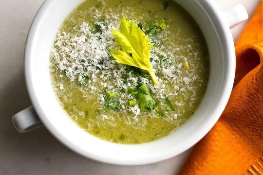 Pureed broccoli and celery soup