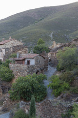 Fototapeta na wymiar Calle medieval en el pueblo de Patones de Arriba.