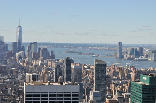 New york city skyline with freedom tower in background