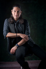 Hombre en sesión empresarial