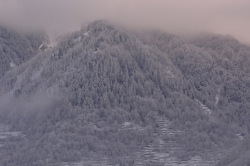 La neve e i segni del passato