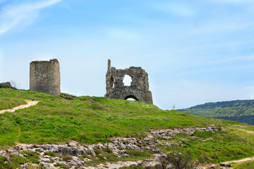 Fototapeta na wymiar The ruins of the fortress Kalamita. Inkerman, Republic Of Crimea.