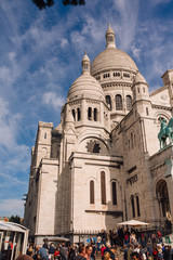 Fototapeta na wymiar The famous basilica of Sacre-Coeur in Montmartre, Paris.