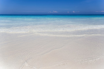 Fototapeta na wymiar Beautiful tropical beach at Tachai island
