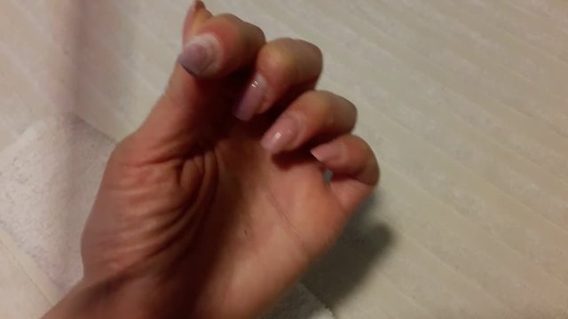 Cura delle mani fatte a casa con miele e latte, cura delle unghie e bellezza