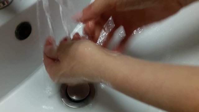 Cura delle mani fatte a casa con miele e latte, cura delle unghie e bellezza