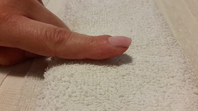 Cura delle mani fatte a casa con miele e latte, cura delle unghie e bellezza