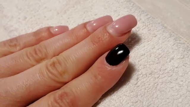 Cura delle mani fatte a casa con miele e latte, cura delle unghie e bellezza