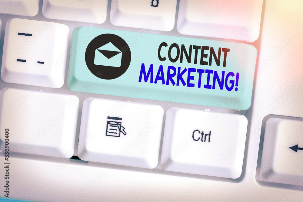 Aufkleber writing note showing content marketing. business concept for involves creation and sharing of online