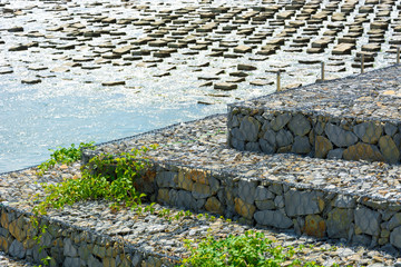 Przepławka dla ryb na rzece © Heroc