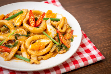 stir fried squid with salt egg