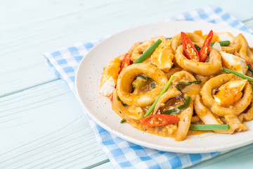 stir fried squid with salt egg