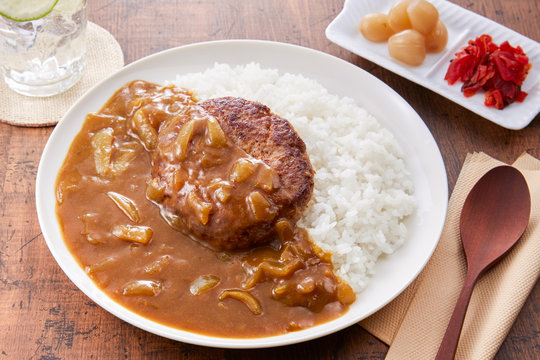 「ハンバーグカレー」の写真素材 | 1,143件の無料イラスト画像 | Adobe Stock