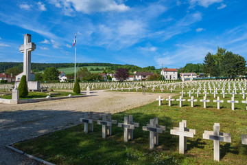 Fototapeta na wymiar Soldatenfriedhof aus dem 1. Weltkrieg in Verdun/Frankreich
