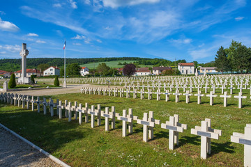 Fototapeta na wymiar Soldatenfriedhof aus dem 1. Weltkrieg in Verdun/Frankreich