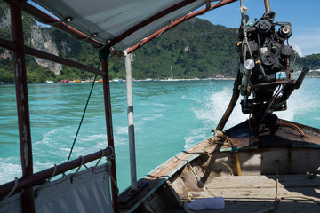 Bateau thailandais "long tail"