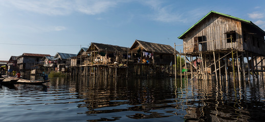 Fototapeta premium Group of floating houses in a lake