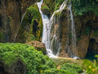 Fototapeta na wymiar One of the waterfalls in Plitvice Lakes National Park