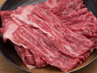 国産黒毛和牛の薄切り