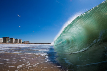 barreling wave