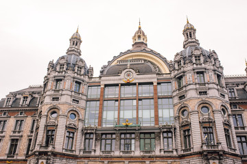 Fototapeta na wymiar exterior view of the main train station in Antwerp, Belgium.