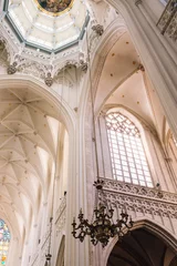 Rolgordijnen Antwerp, Belgium interior arches and vaulted ceiling of the Cathedral of our lady © Aleksei Zakharov