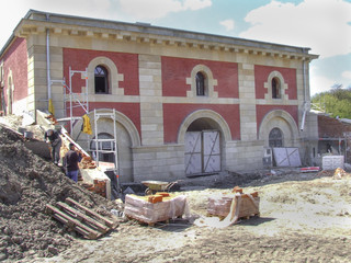 Zamość. Brama Szczebrzeska od wewnętrznej strony murów w trakcie renowacji.  © Kamil