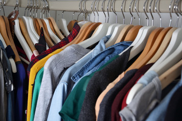 Kleiderschrank