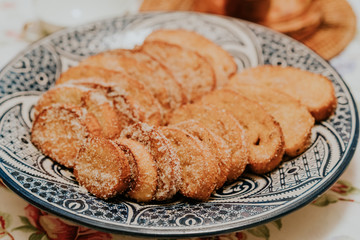 Torrijas y chocolate caliente en Semana Santa de España