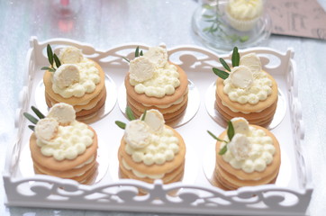 Obraz na płótnie Canvas Wedding sweet table with cake and desserts