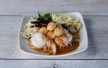 ขนมจีนน้ำยากะทิ - Rice Noodles in Coconut Milk