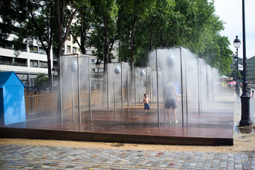 Installation durant l'été de Paris Plage