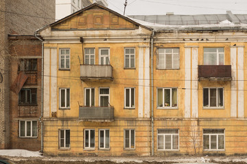 Obraz premium destroyed old Soviet apartment buildings in the city