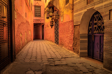 Gasse in der Medina von Meknes Marokko - obrazy, fototapety, plakaty