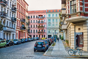 berlin, deutschland - wohnviertel am chamissoplatz in kreuzberg