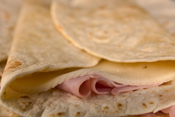 Crepes, burritos de jamón cocido y queso