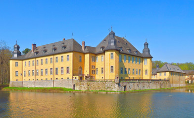 Fototapeta premium Castle of Schloss Dck in Juechen in spring