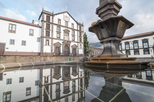 PORTUGAL MADEIRA FUNCHAL FLOWER CITY