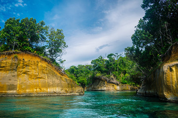 Isla of Escudo South Cliff Shots of Clear Water, Jungle and Rock Islands