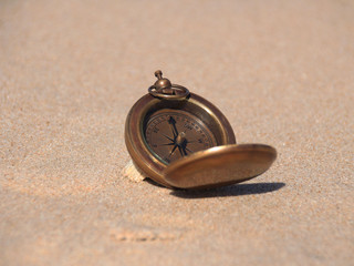 kompas minimalizm podróżowanie kierunek  © Magdalena