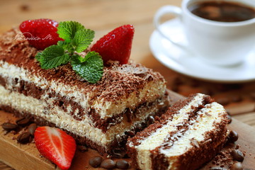 Tiramisu with strawberries and mint